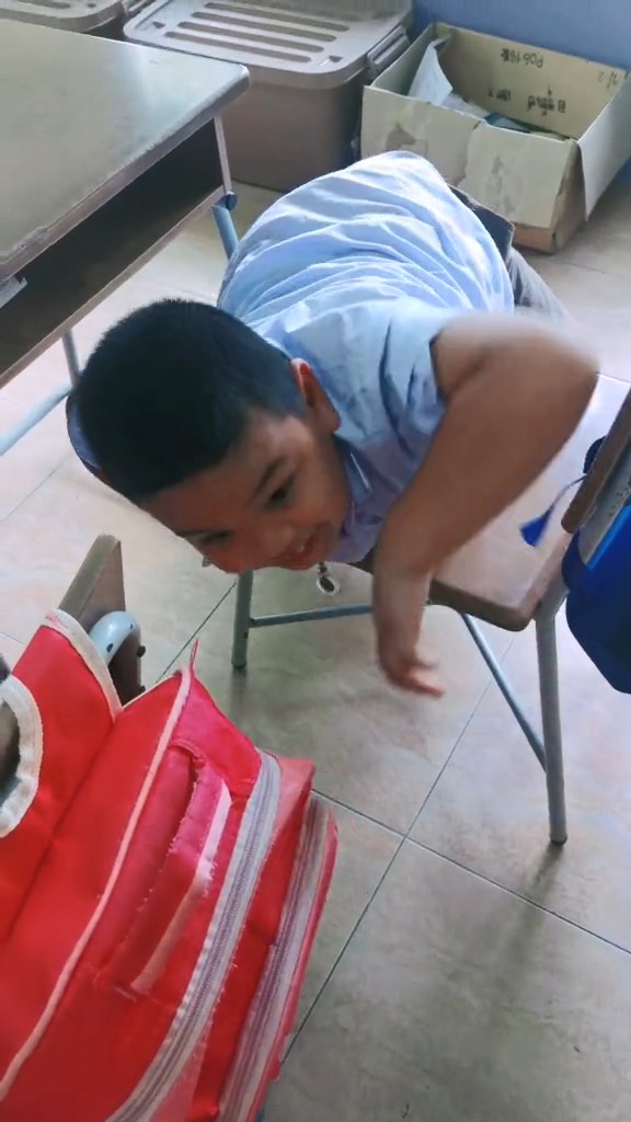 แอบนอนในห้องเรียน